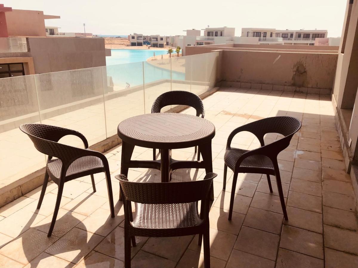 Lovely Penthouse 4- Bedroom Directly On The Lagoon El Alamein Exterior photo